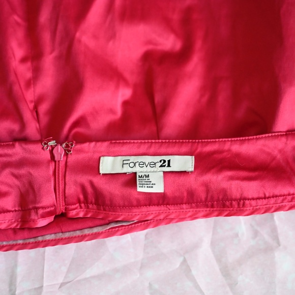 Vintage Forever 21 Pink Satin Mini Skirt – Size M 💖 - Picture 3 of 3